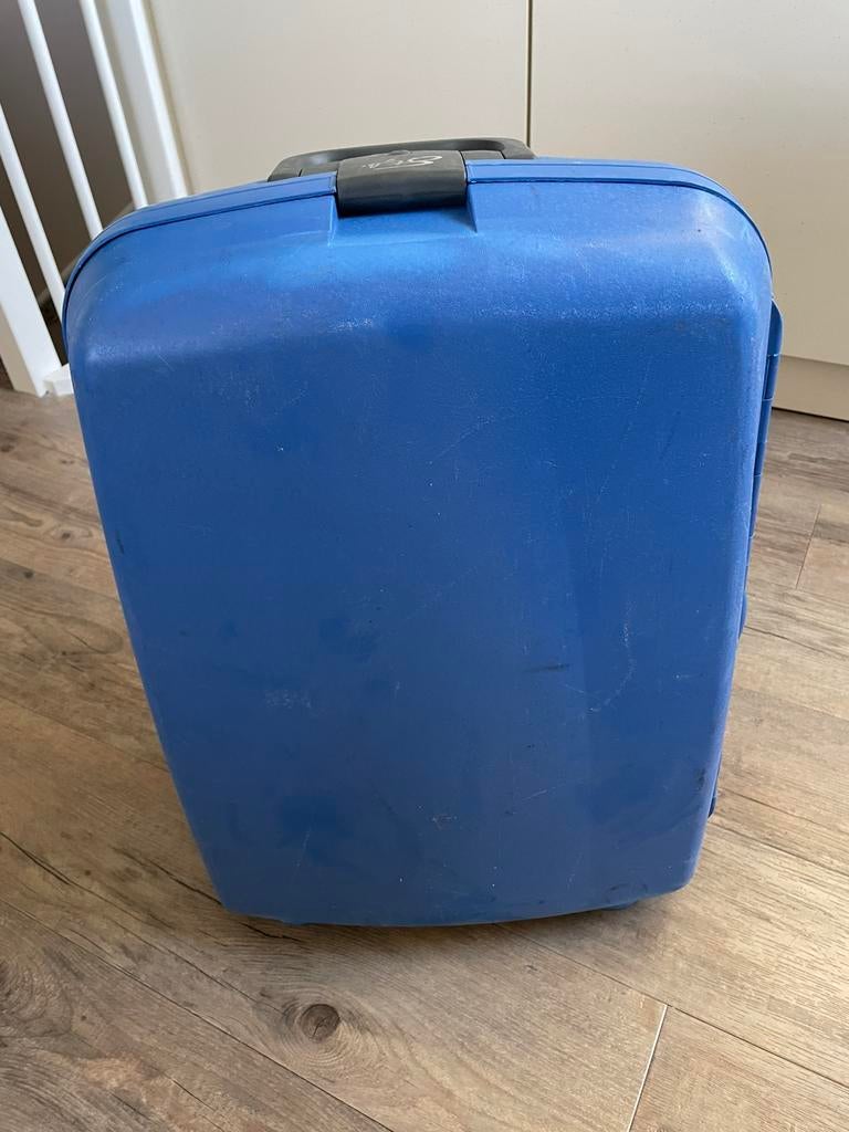 Reis koffer —- 25cm x 40cn x 60cm, Sieraden, Tassen en Uiterlijk, Koffers, Ophalen, Hard kunststof, Slot, Zo goed als nieuw