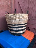 Gratis mand met zwarte strepen, Ophalen, Gebruikt, Rond, Mand