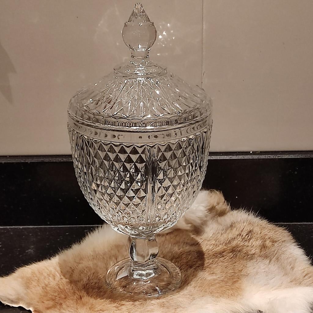 glazen bonbonnière op voet, Huis en Inrichting, Woonaccessoires | Schalen en Manden, Ophalen of Verzenden, Rond, Glas