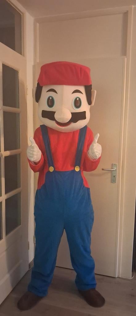 Leuke mascotte met begeleider, Ophalen