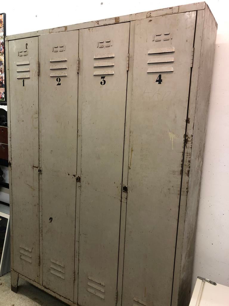 Industriële vintage grijze lockerkast, 4-deurs, Huis en Inrichting, Kasten | Lockerkasten, Ophalen, Gebruikt, Vintage, industrieel, karakteristieke gebruiksporen