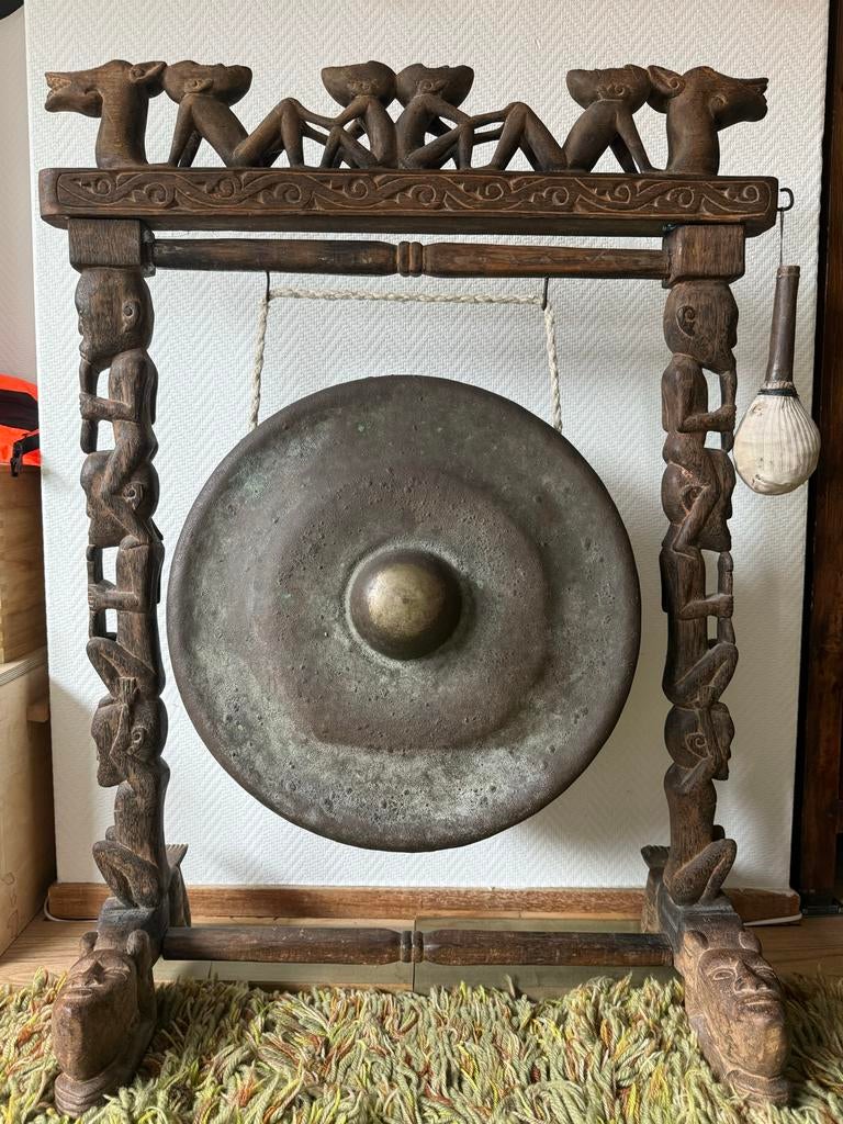 Antieke Indonesische Gong met Houten Standaard, Ophalen of Verzenden, Gebruikt