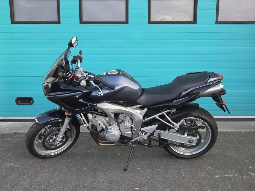 Yamaha FZ6 Fazer 2004 | 27604km, Motoren, 4 cilinders, Motorrijbewijs A, Meer dan 35 kW, Toermotor