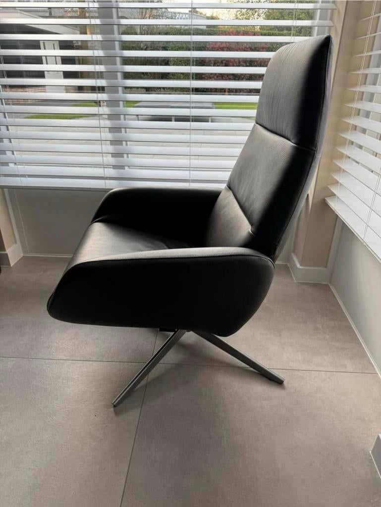 Montel relaxstoel grijs leer met poef, Huis en Inrichting, Stoelen, Ophalen, Leer, Zo goed als nieuw, Eén