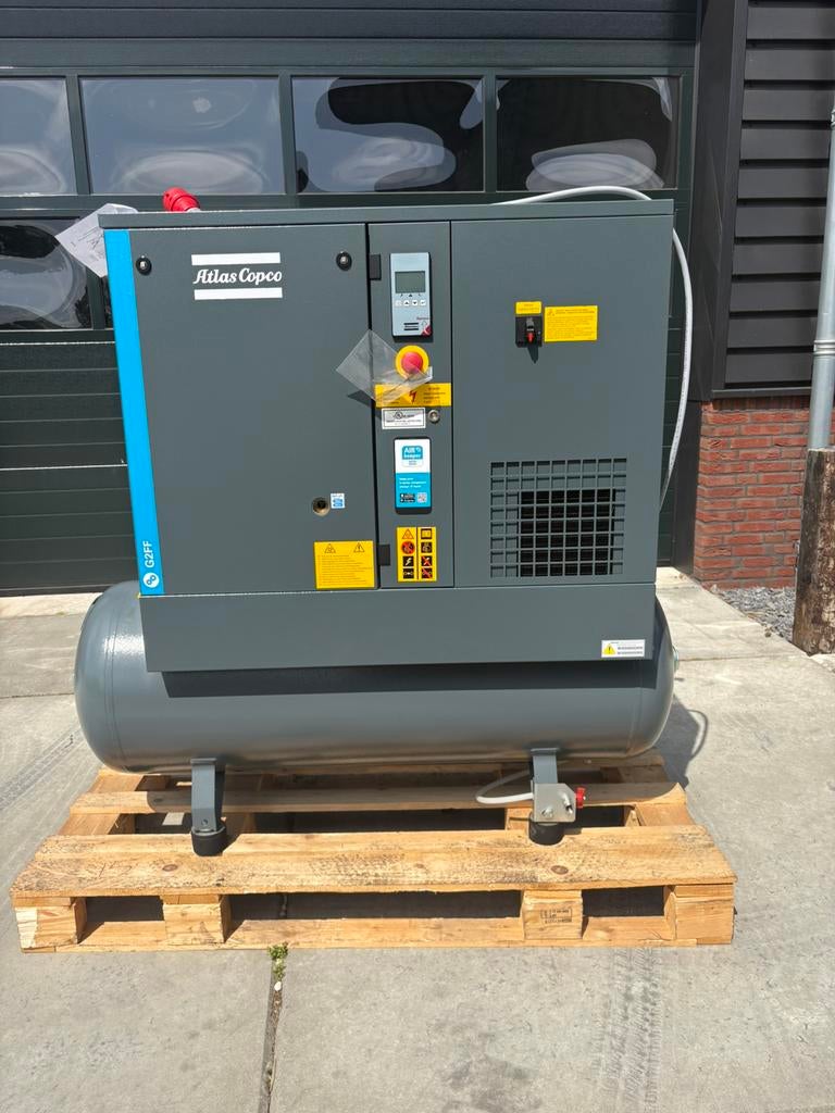 Nieuwe atlas copco Schroefcompressor, Doe-het-zelf en Verbouw, 100 liter of meer, Ophalen, Nieuw, 800 liter/min of meer
