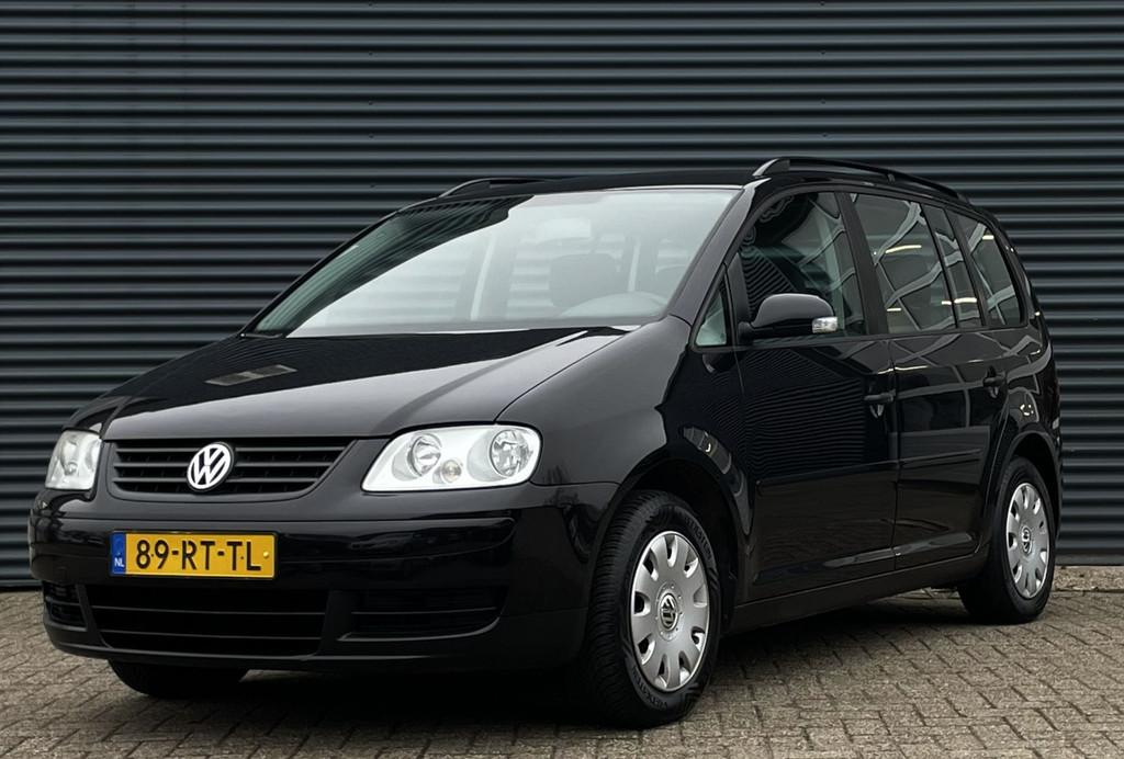Volkswagen Touran 1.6 75KW Cruise/Trekhaak/Airco, Voorwielaandrijving, Stof, Zwart, 4 cilinders