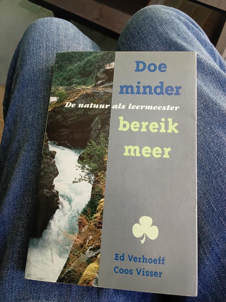 E. Verhoeff - Doe minder, bereik meer, Ophalen of Verzenden, Overige onderwerpen, E. Verhoeff; Carolijn Visser, Zo goed als nieuw