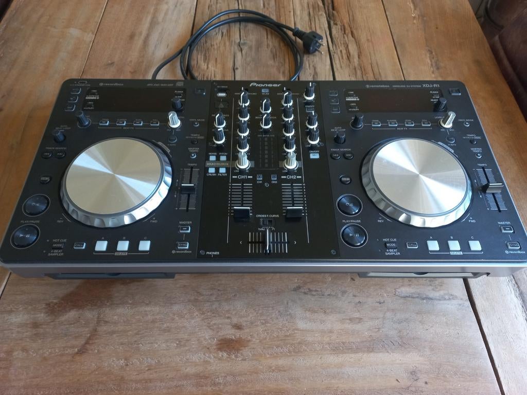 Pioneer XDJ-R1 All-in-One DJ Systeem + Nieuwe Pioneer Tas, Muziek en Instrumenten, Dj-sets en Draaitafels, Ophalen, Gebruikt, Dj-set