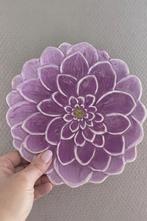 Lila barbotine bord in bloemvorm, Ophalen of Verzenden