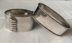 Set van 2 gehamerde zilveren servetringen, Antiek en Kunst, Ophalen of Verzenden, Zilver