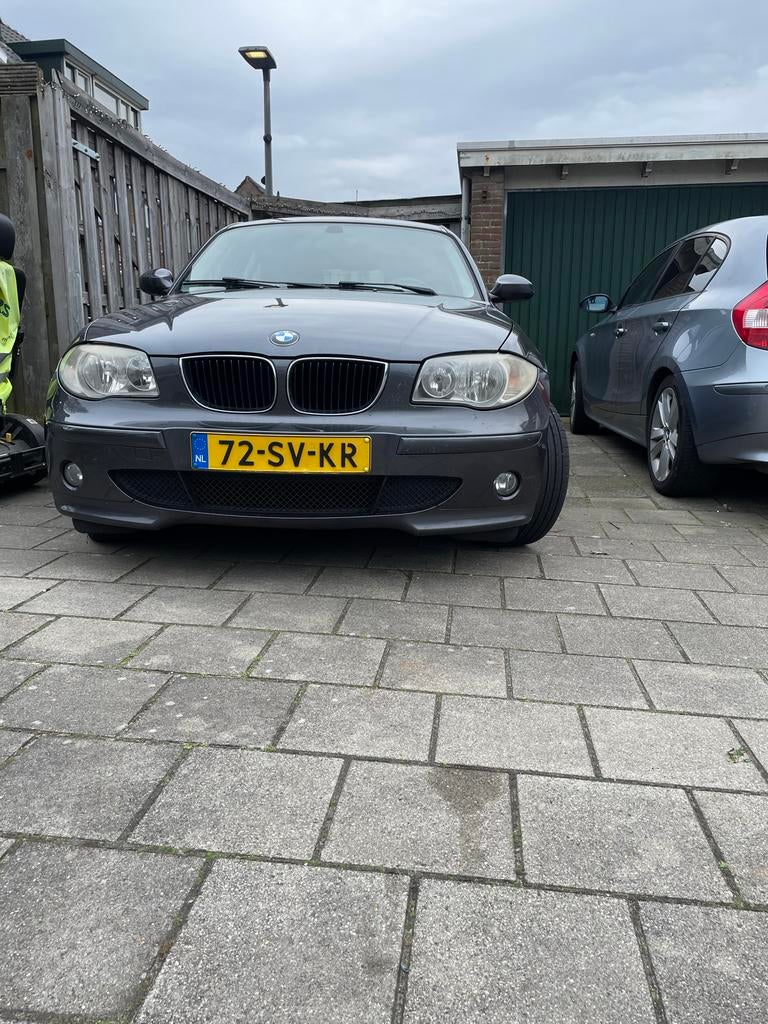 BMW 1-Serie 1.6 116I 2006 Grijs, Auto's, BMW, 1596 cc, 4 cilinders, 635 kg, Origineel Nederlands