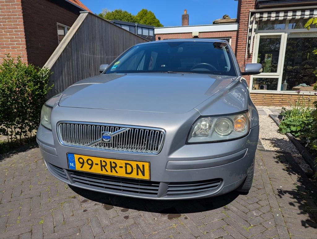Volvo V50 2.4 140PK 2005 Grijs Metallic airco Youngtimer, Auto's, Volvo, Beige, 700 kg, Origineel Nederlands, Parkeersensor