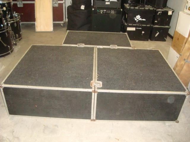 Gebruikt: Podium/flightcase geschikt voor drums of anders, Ophalen, MTE, Drums of Percussie, Mteurope@outlook.com