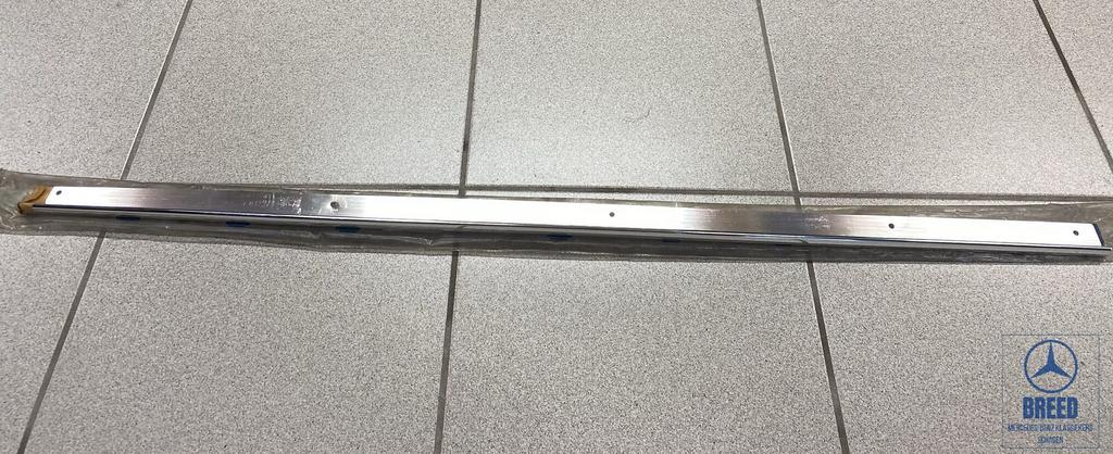 NOS regenlijst rechts voor Mercedes-Benz W116 SE, Auto-onderdelen, Carrosserie en Plaatwerk, -, Nieuw, Ophalen of Verzenden, -