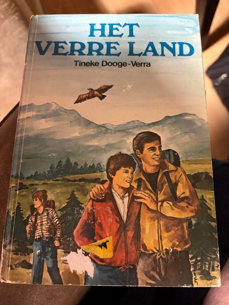 Het Verre Land - Tineke Dooge-Verra, Ophalen of Verzenden, Gelezen, Fictie algemeen