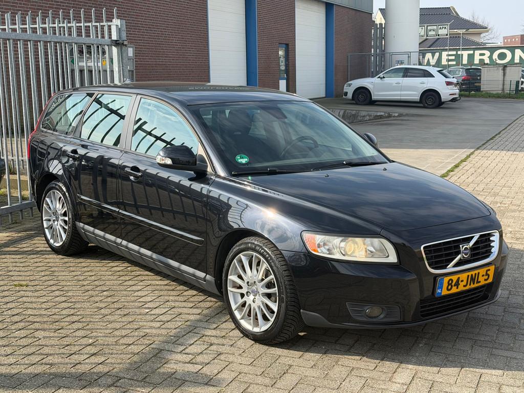 Volvo V50 1.8 Sport! 1e EIGENAAR NL AUTO NAP! Airco l Cruise, Voorwielaandrijving, Gebruikt, 4 cilinders, Zwart