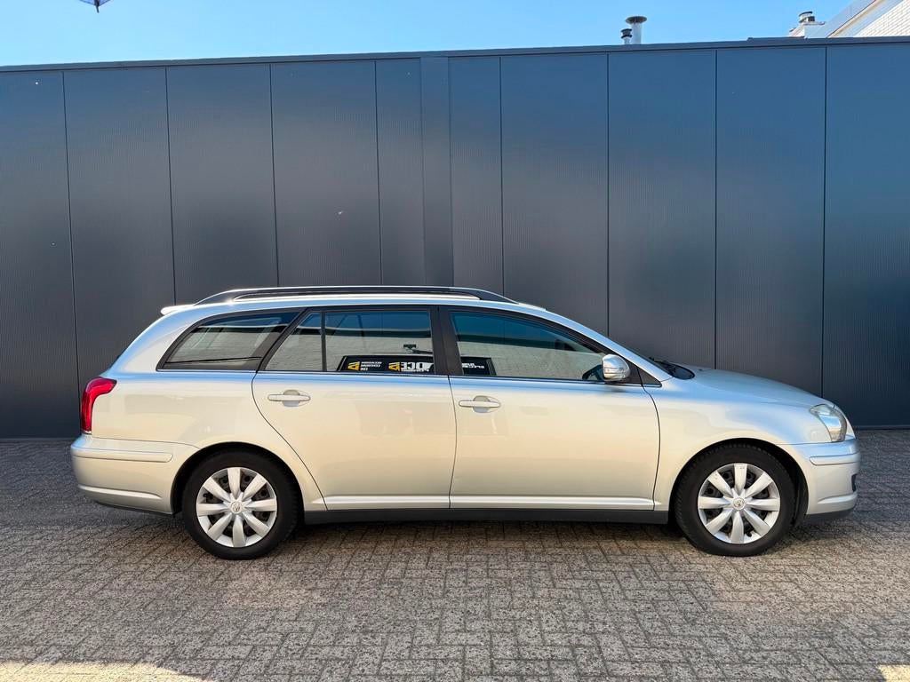 Toyota Avensis Wagon 1.8 VVTi Terra Airco|Trekhaak|NW Koppel, Auto's, Toyota, Voorwielaandrijving, 1794 cc, 4 cilinders, Handgeschakeld