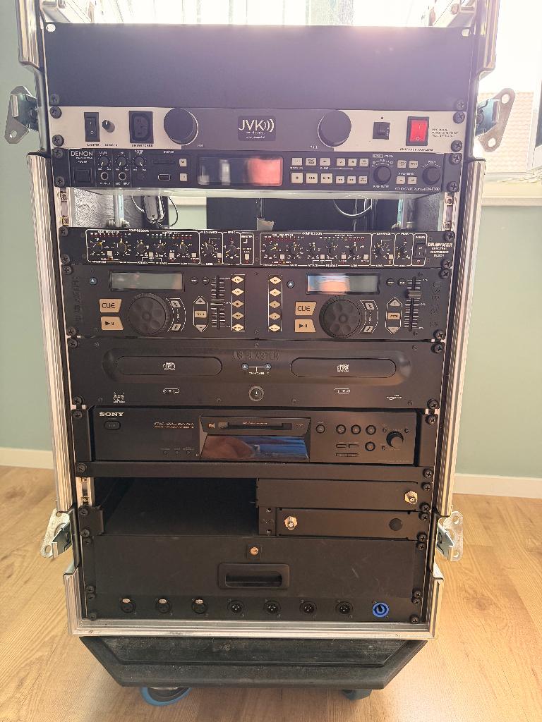 Complete 19” rack set (17HE) met apparatuur, Muziek en Instrumenten, Mengpanelen, Ophalen of Verzenden, Gebruikt, Minder dan 5 kanalen