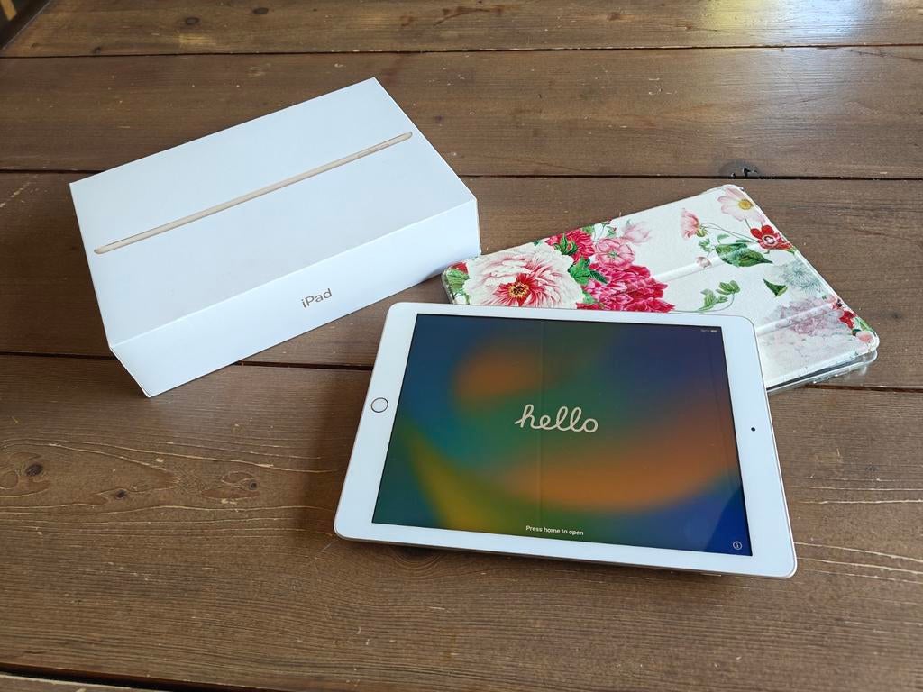 Apple iPad 5e Gen (2017) 32GB Goud - Zeer Goede Staat, Computers en Software, Apple iPads, 10 inch, 32 GB, Apple iPad, Ophalen of Verzenden