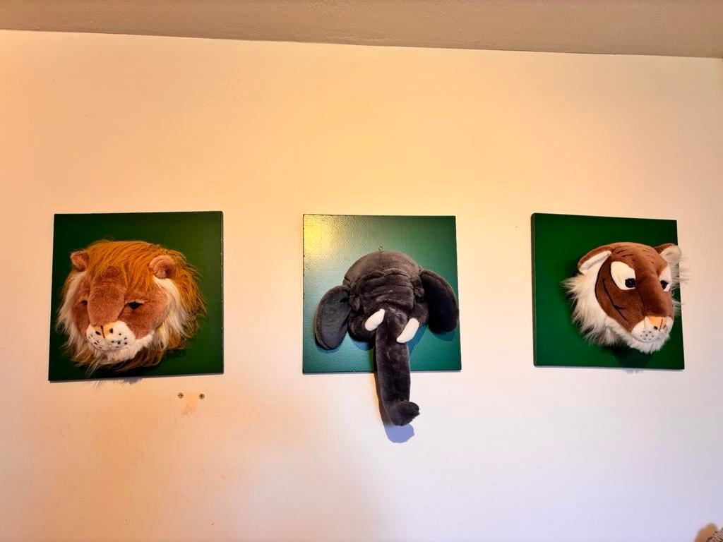 Pluche dierenkoppen voor kinderkamer, Ophalen