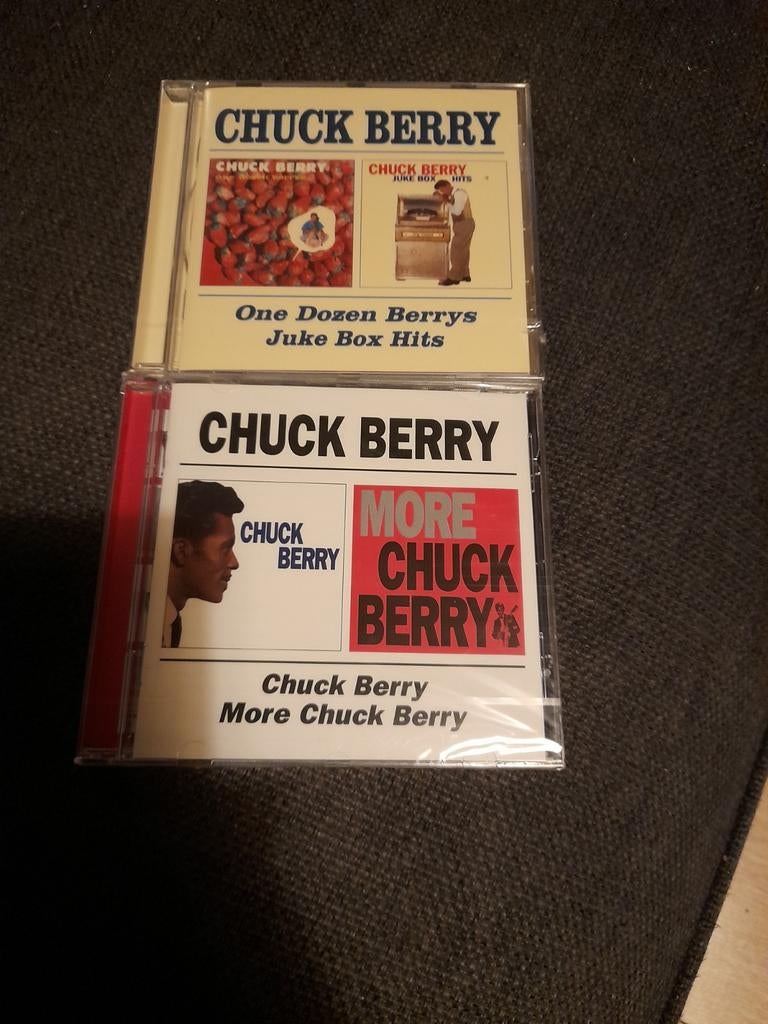 Chuck Berry CD's: One Dozen Berrys & More Chuck Berry, Cd's en Dvd's, Cd's | Rock, Zo goed als nieuw, Rock-'n-Roll, Verzenden
