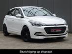 Hyundai i20 1.4i i-Motion * STOELVERW. * TREKHAAK !, Euro 6, 4 cilinders, 1396 cc, Wit