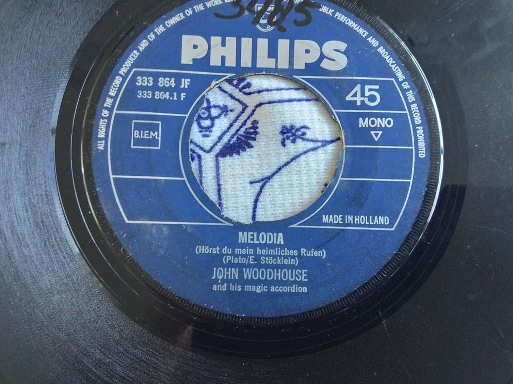 AKTIE, Ophalen of Verzenden, Zo goed als nieuw, Wereldmuziek, Single