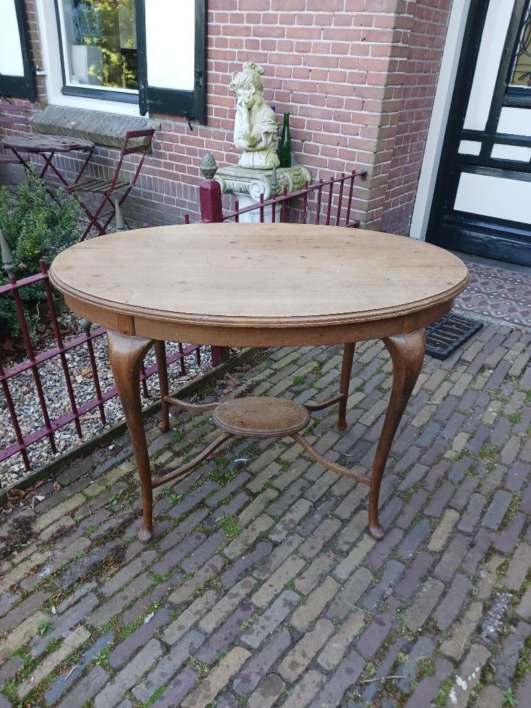 Ovaalronde tafel Queen Anne, Ophalen
