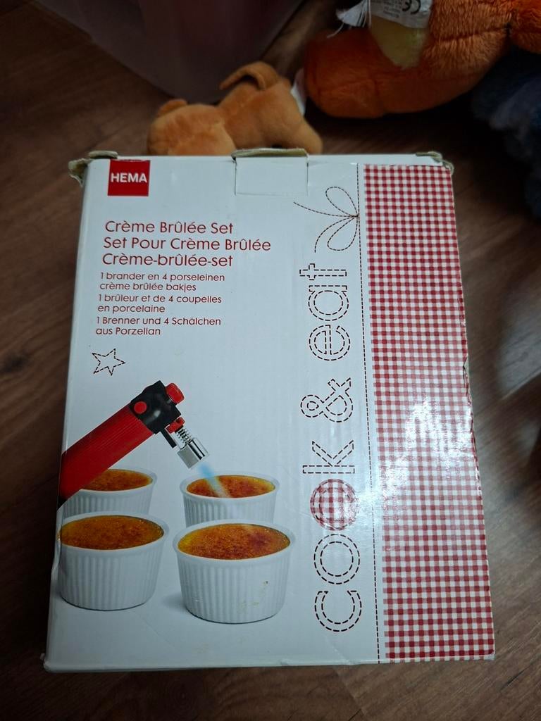 Hema Crème Brûlée Set met Brander en Bakjes, Overige typen, Nieuw, Ophalen of Verzenden, Steen/keramiek