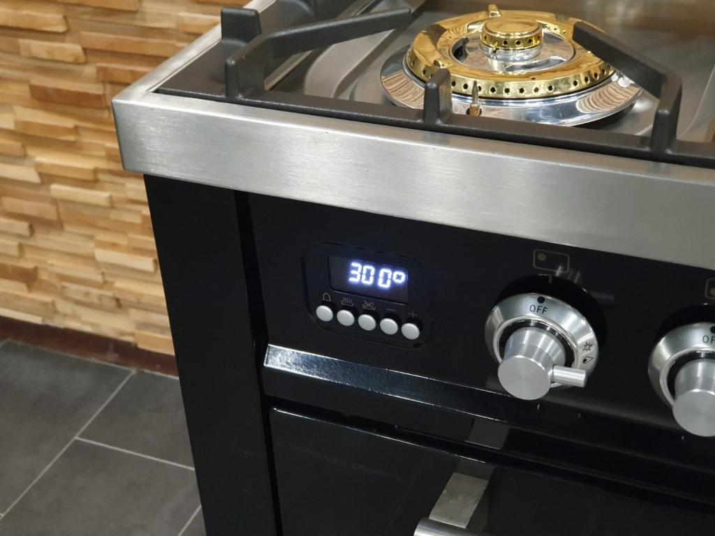 Luxe Boretti Fornuis 90cm hoogglans zwart 300 oven 6 pits, Niet ingevuld, 60 cm of meer, Niet ingevuld, Ophalen of Verzenden