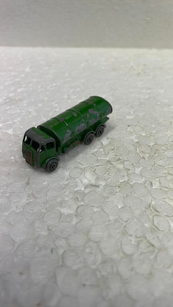 Matchbox 11 Petrol Tanker, Hobby en Vrije tijd, Modelauto's | 1:87, Ophalen of Verzenden, Zo goed als nieuw, Auto, Matchbox