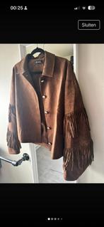 Bruine suède look jas met franjes | western / boho style, Kleding | Dames, Jassen | Zomer, Bruin, Ophalen of Verzenden, Maat 36 (S)