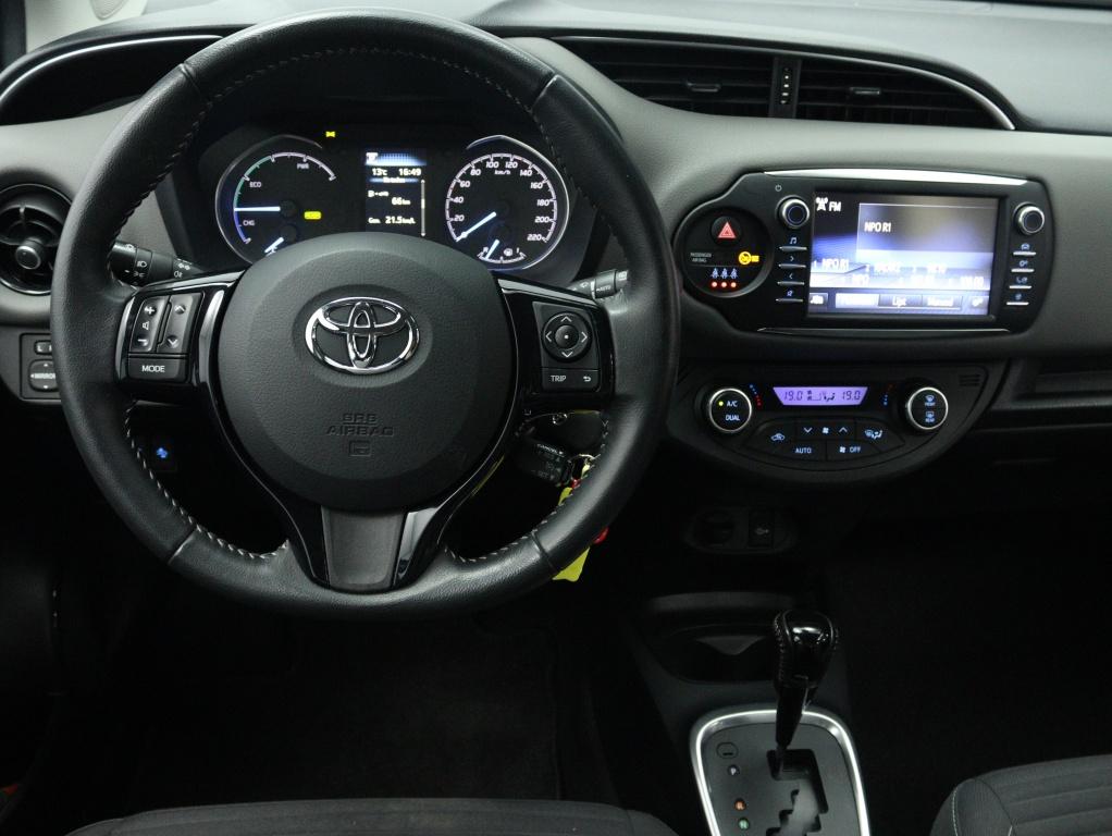 Toyota Yaris 1.5 Hybrid Aspiration Automaat | All season | C, Auto's, 12 maanden, Gebruikt, Euro 6, 4 cilinders