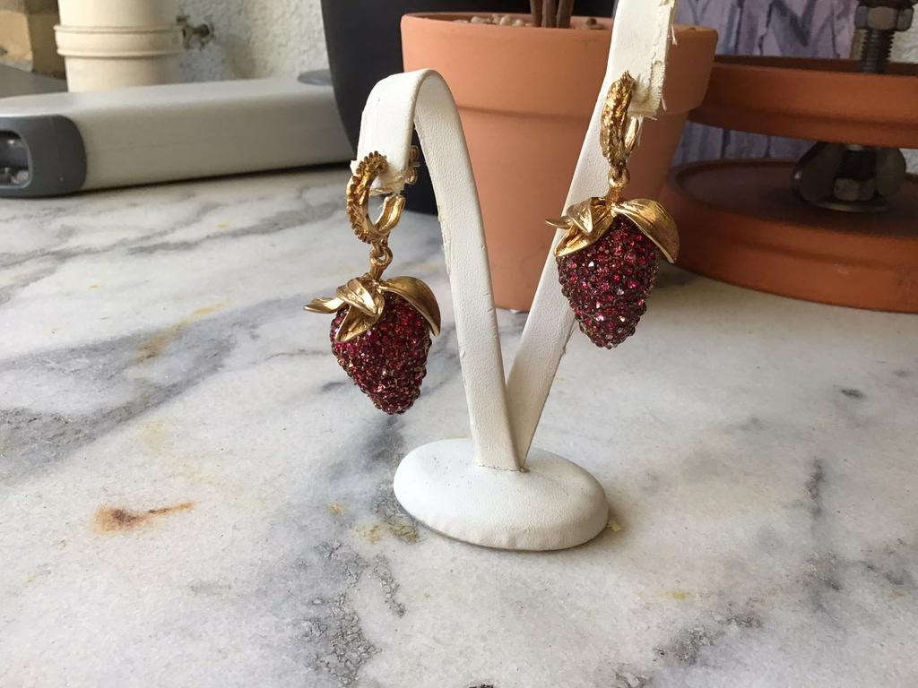 Aardbei oorhangers, goudkleurig aardbei,aardbei met steentje, Sieraden, Tassen en Uiterlijk, Oorbellen, Ophalen, Zo goed als nieuw