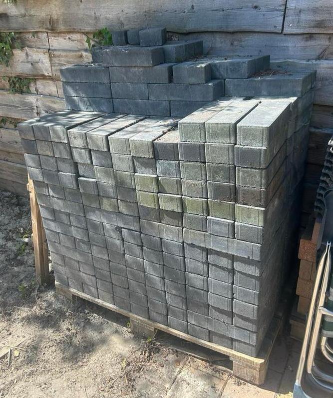 GRATIS: Betonklinkers, zwart 12m2, Ophalen, Gebruikt, Klinkers, 10 m² of meer