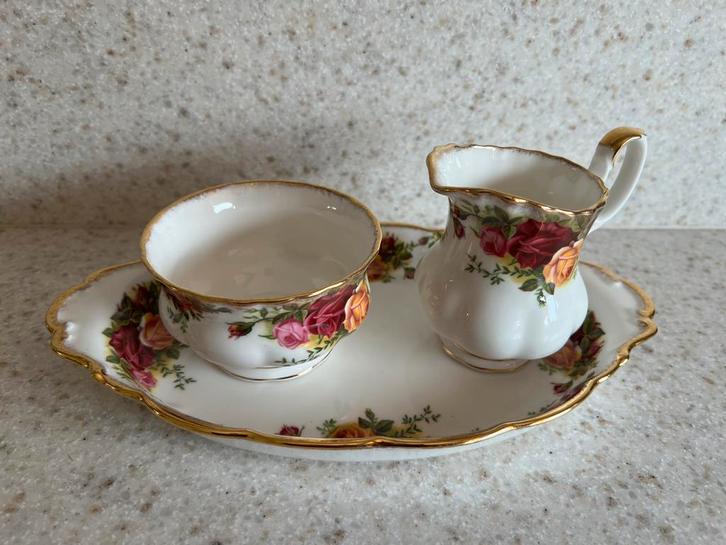 Roomset 3 delig Old Country Roses Royal Albert, Antiek en Kunst, Antiek | Servies los, Verzenden