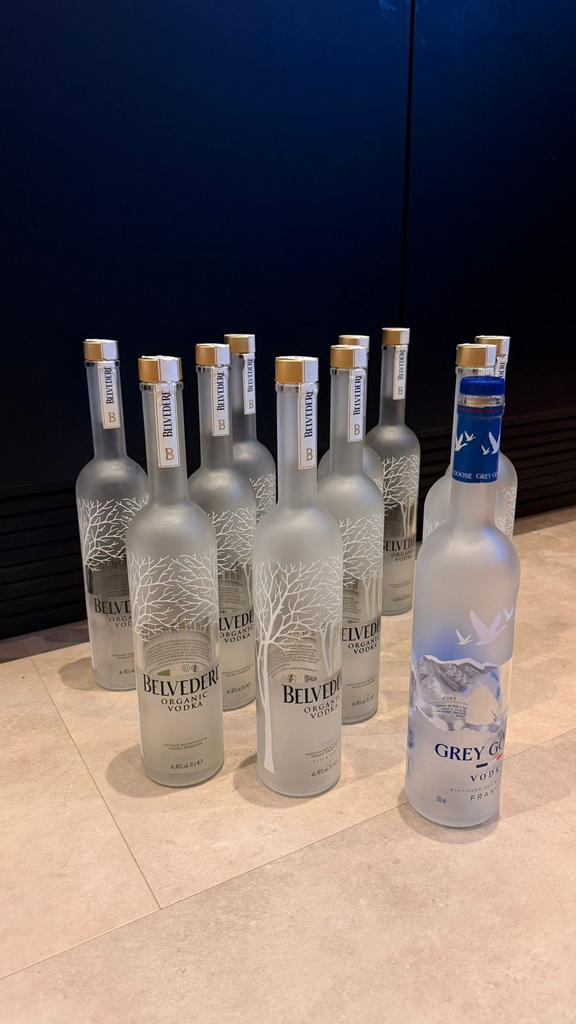 Premium vodka flessen | Belvedere en Grey Goose, Verzamelen, Ophalen, Zo goed als nieuw, Frankrijk, Overige typen