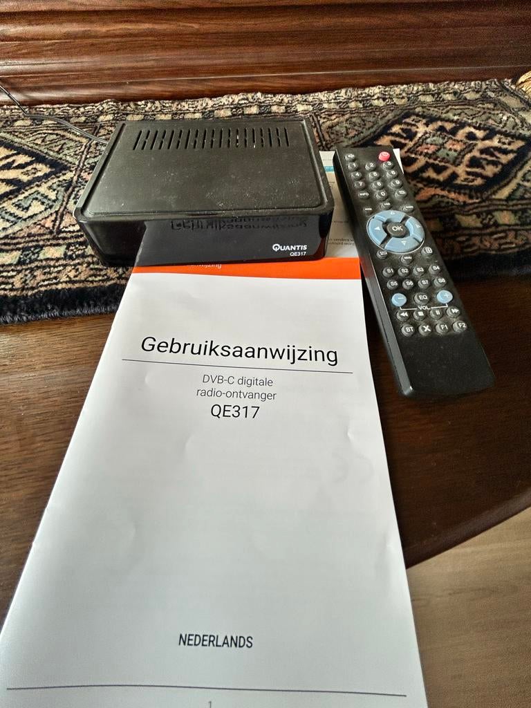 Quantis QE317 DVB-C Digitale Radio-ontvanger, Ophalen of Verzenden, Zo goed als nieuw