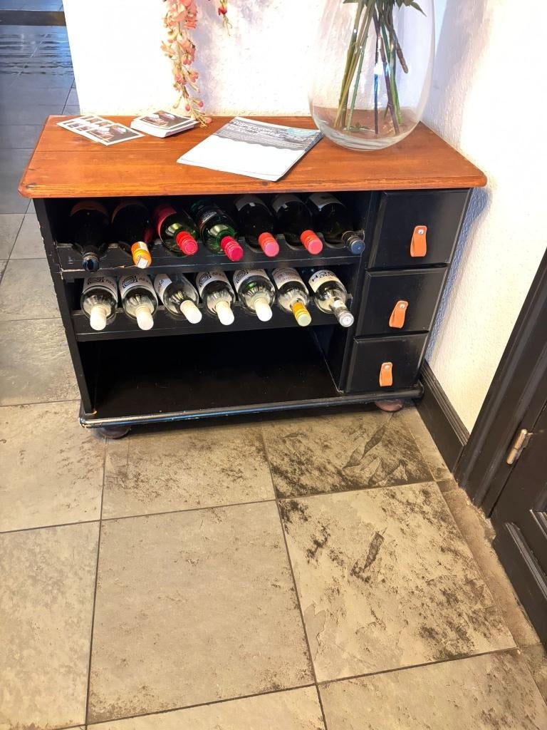 wijnkastje, Huis en Inrichting, Woonaccessoires | Wijnrekken, Ophalen, Gebruikt, Hout, 5 tot 15 flessen