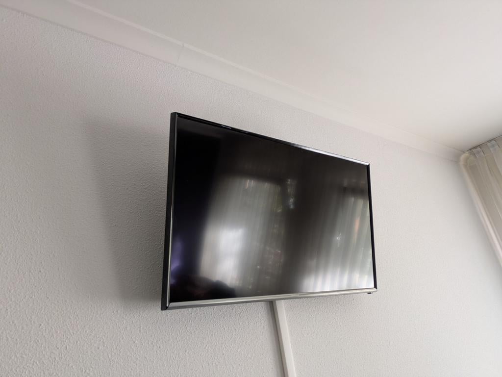 Samsung 32 inch Full HD Smart TV + Vogel’s Muurbeugel, Ophalen, LED, 80 tot 100 cm, Zo goed als nieuw