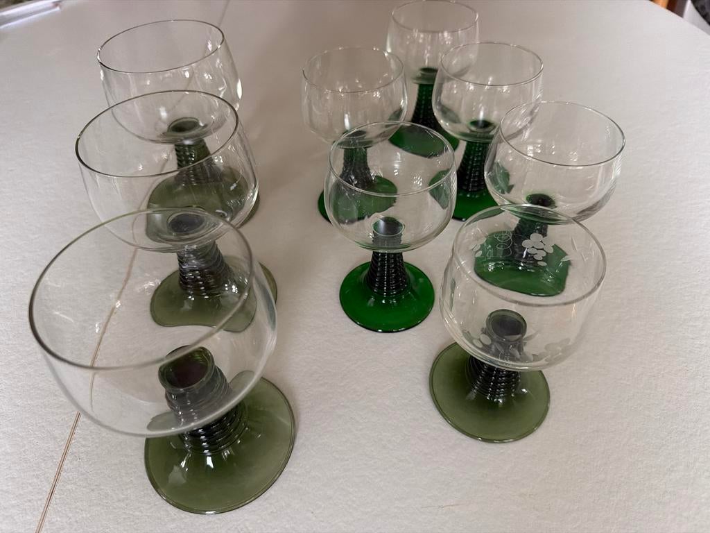 Set van 9 Duitse wijnglazen met groene voet, Ophalen of Verzenden