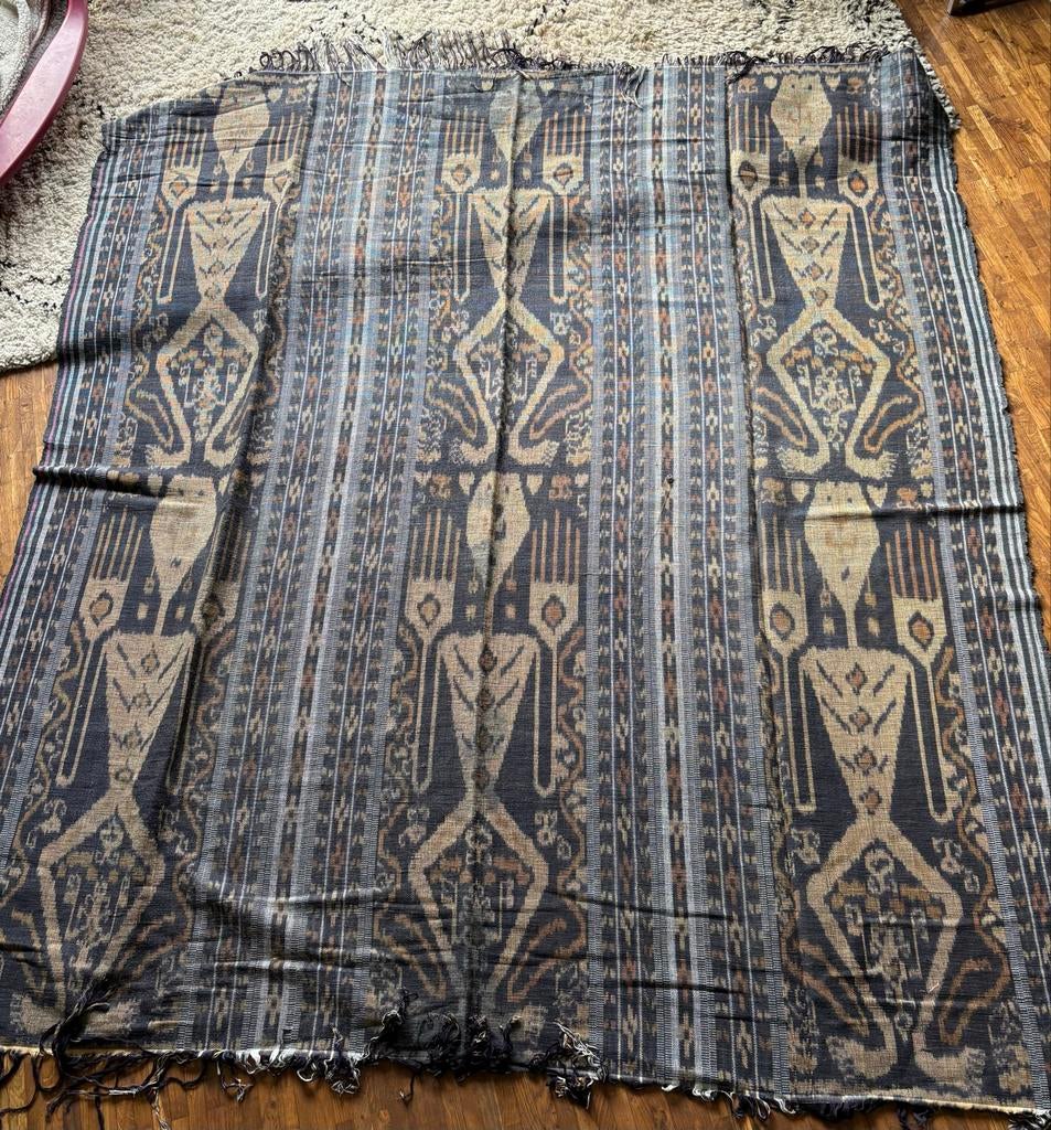 Vintage handgeweven Ikat uit Sumba met traditionele weefelem, Antiek en Kunst, Antiek | Kleden en Textiel, Ophalen of Verzenden