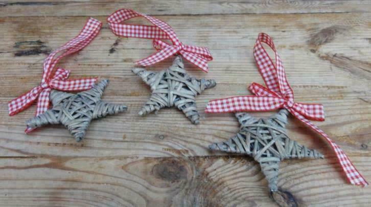 3 landelijke rieten kerst sterren met lintjes, KERST, Diversen, Kerst, Ophalen of Verzenden, -, -, -