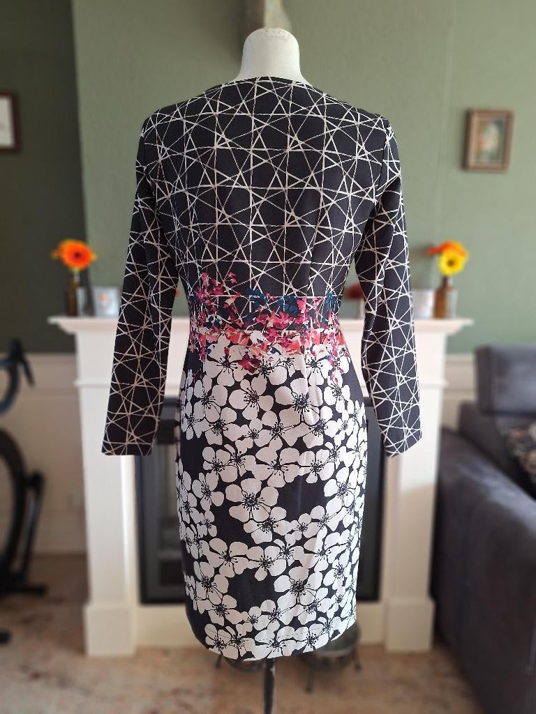 Eroke zwarte crème roze bloemen jurk 42 / 40, Maat 38/40 (M), Verzenden, Zwart, Zo goed als nieuw