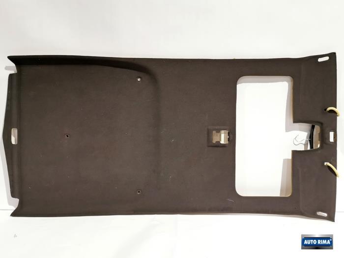 Hemelbekleding van een Volvo 9-Serie