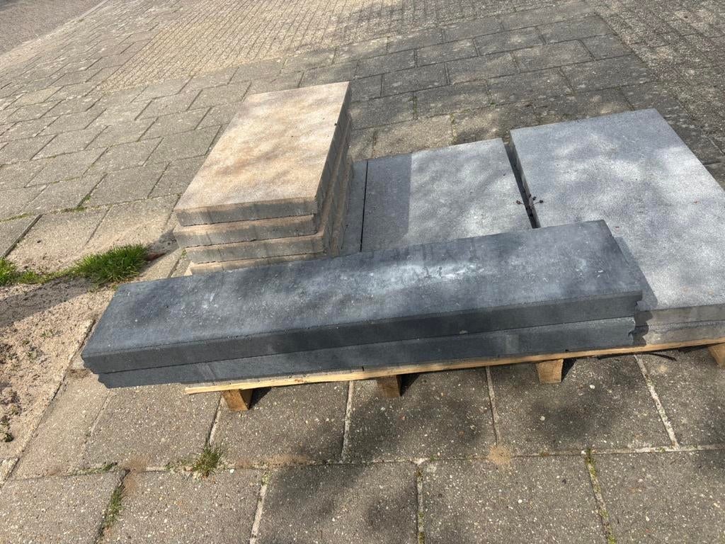 Verschillende tegels, Ophalen, Nieuw, Beton, Terrastegels