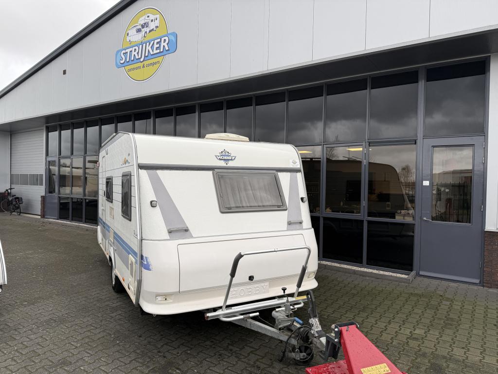 Hobby De Luxe 440 SFE Fransbed 230cm + Zit + WC #netjes#, Hobby, Schokbreker, Bedrijf, Treinzit