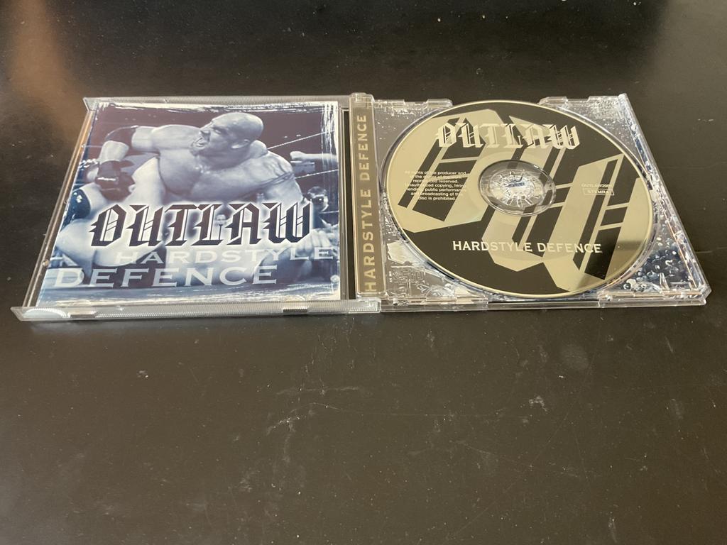 Outlaw - Hardstyle defence CD, Ophalen of Verzenden, Gebruikt, Poprock