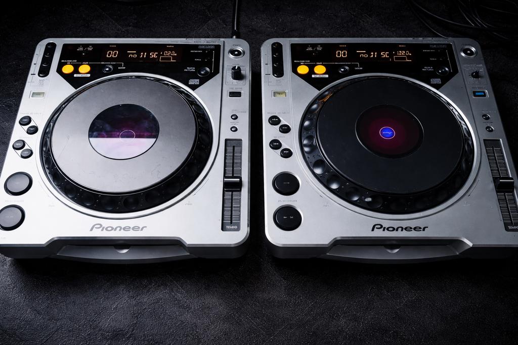 Pioneer DJ set - CDJ800 MK2 + Behringer DJX700, Ophalen, Gebruikt, Pioneer