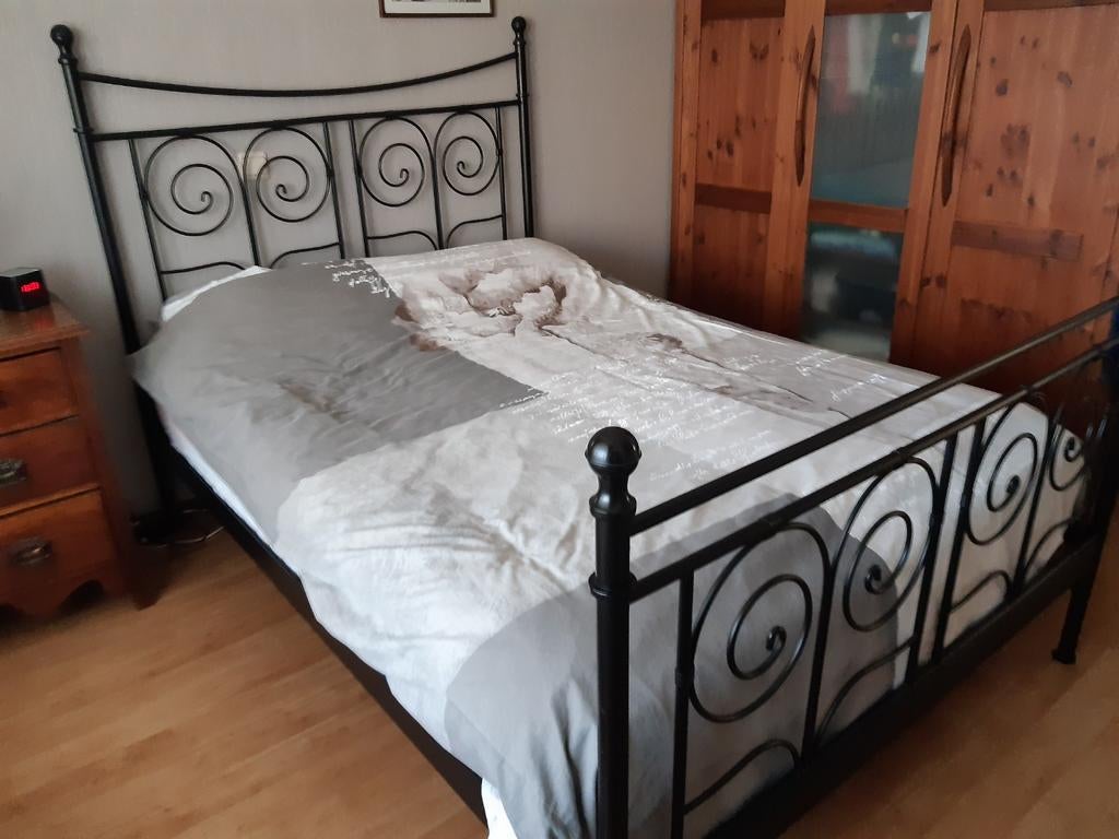 IJzeren spijlenbed twijfelaar, Ophalen, Zwart, Tweepersoons, 140 cm